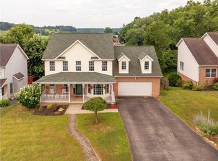 107 Edgewood Dr, New Stanton, PA 15672