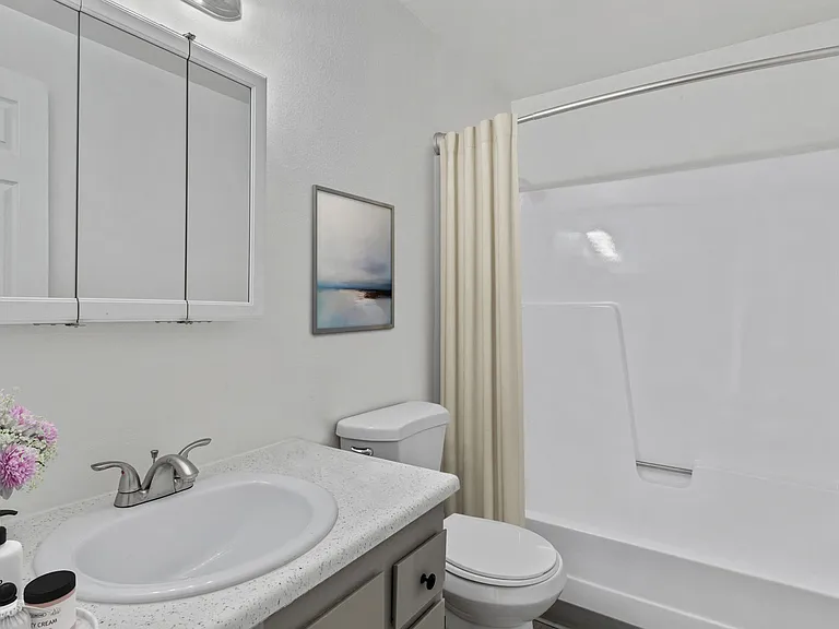 Houk 33 Apartments — Photo 3