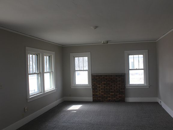 3rd image of 853 Walker St