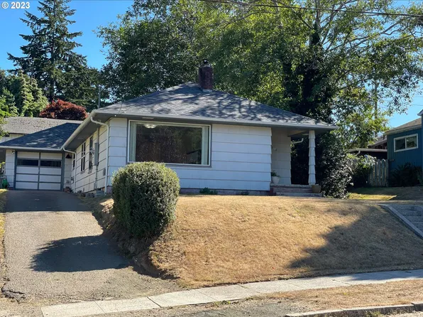 575 Exchange St, North Bend, OR 97459