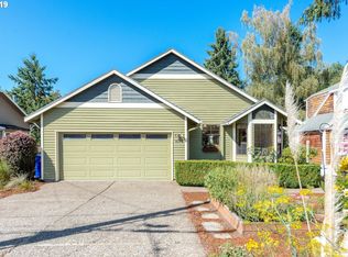 4341 SW Lobelia St, Portland, OR 97219