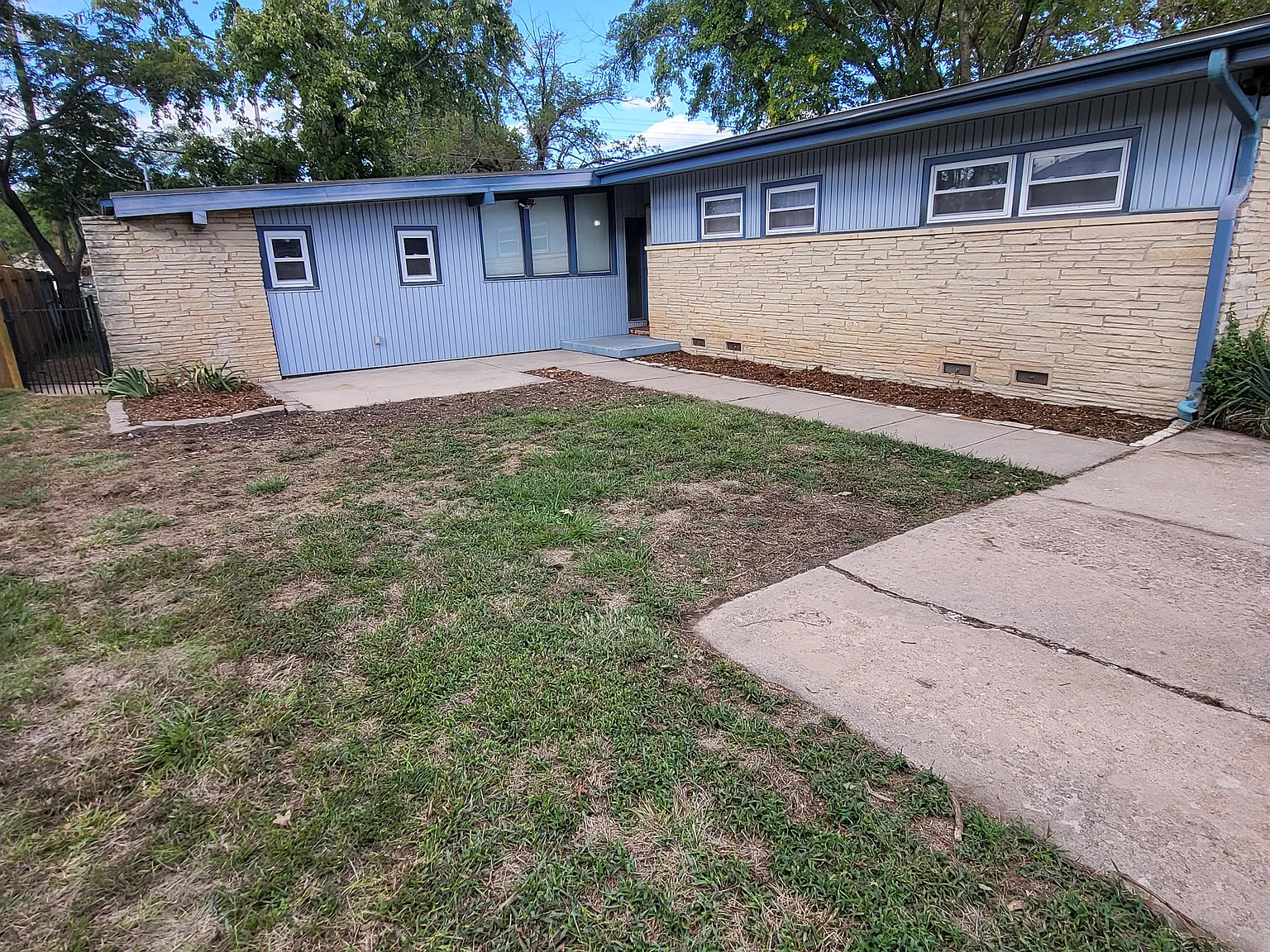4 bed, 1764 sqft, $1,800 — Photo 1