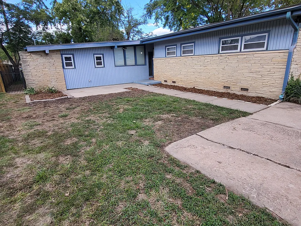 2204 W Manhattan Dr
