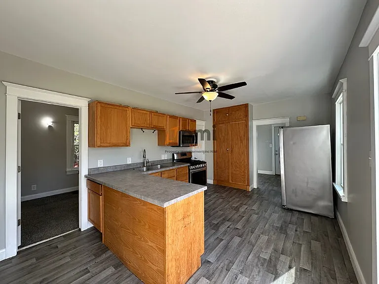 2122 Elston St #A — Photo 10