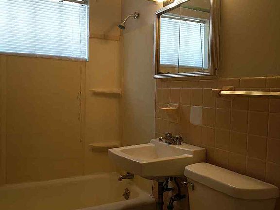 4th image of 1879 7th St E APT 6