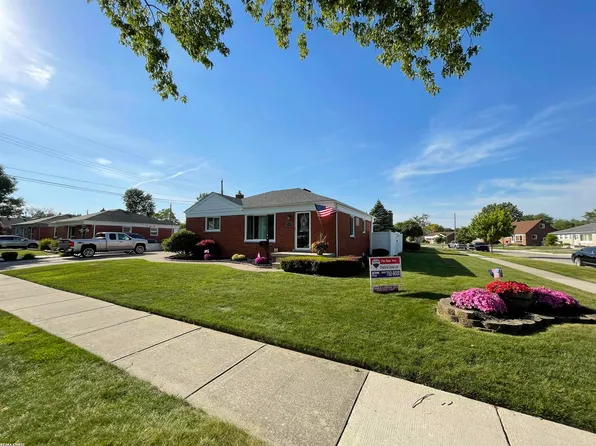 22225 Love St, Saint Clair Shores, MI 48082