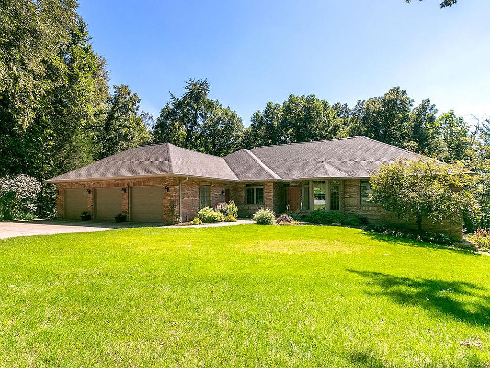 1st image of 324 Eagle Ridge Rd