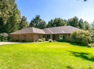 324 Eagle Ridge Rd, Muscatine, IA 52761