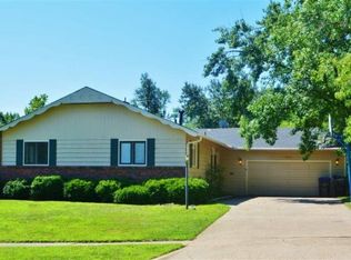 1639 SW 28th St, Topeka, KS 66611