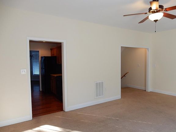 4th image of 3008 Hill St Unit 300