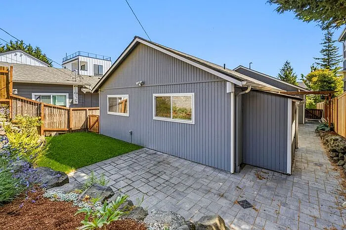 5929 32nd Ave SW — Photo 36