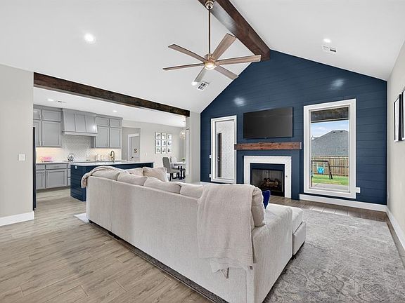 3rd image of 637 Megan Ln
