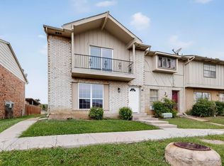 32 W Creek Ln #2, Grand Prairie, TX 75052