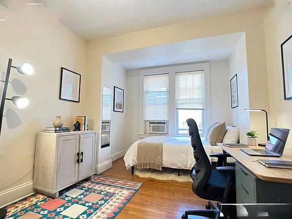 4th image of 70 Strathmore Rd APT 12A
