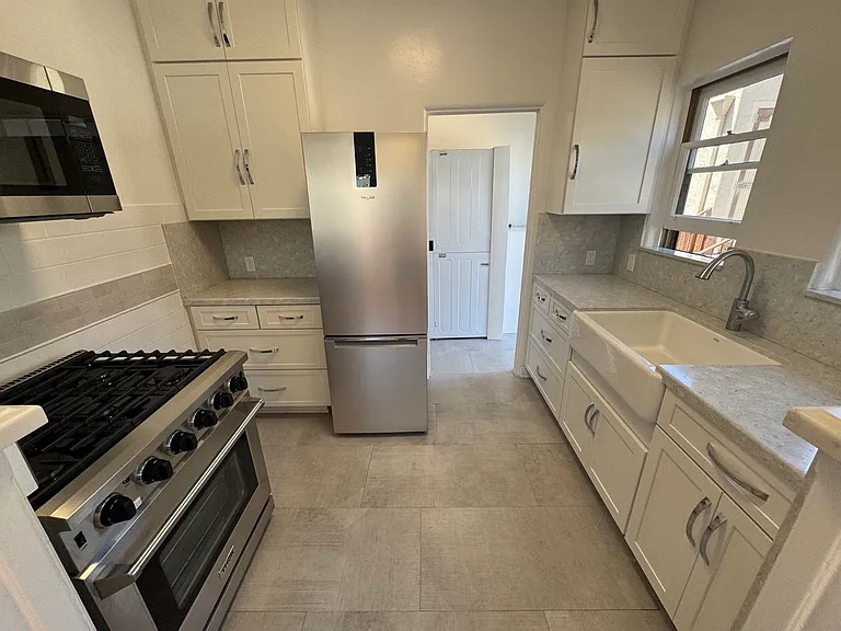 1557 S Genesee Ave #1557 — Photo 22