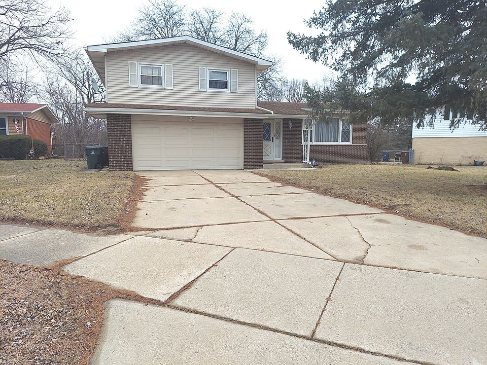 1st image of 401 N Pleasant Dr