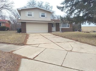 401 N Pleasant Dr, Glenwood, IL