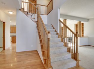 2689 Eagle Valley Dr, Woodbury, MN 55129