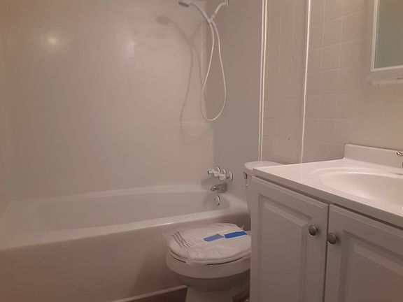 4th image of 76 S Washington St