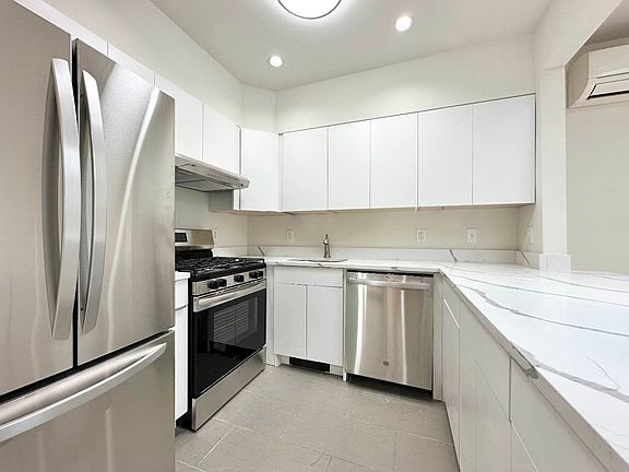 2nd image of 20-21 35th St #2F