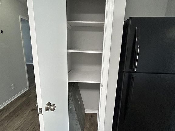 5th image of 650 N Dixie Ave APT A