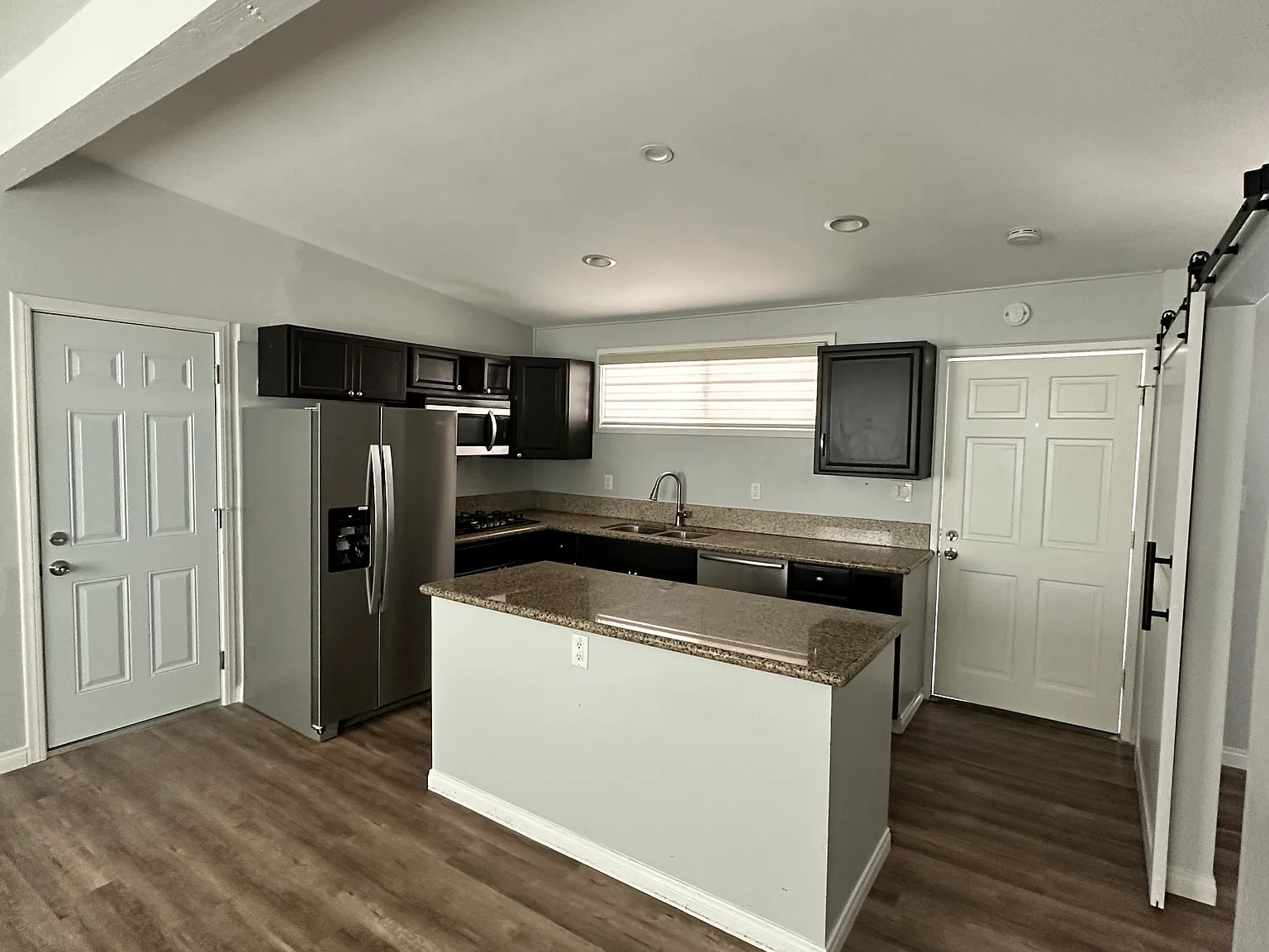 1 bed, 500 sqft, $2,200 — Photo 4