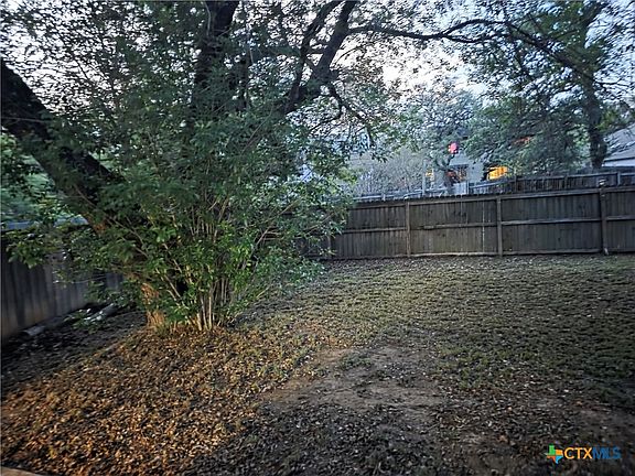 5th image of 1916 Nevada St