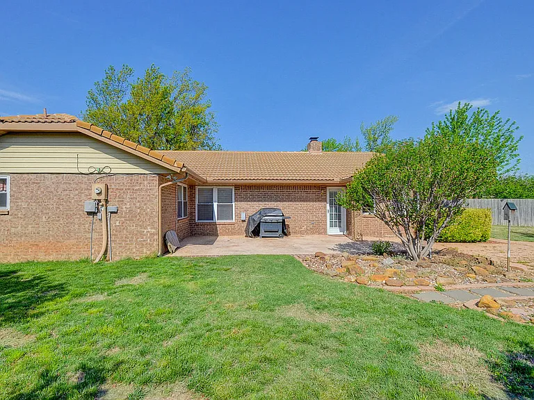 9800 Craford Ct — Photo 45
