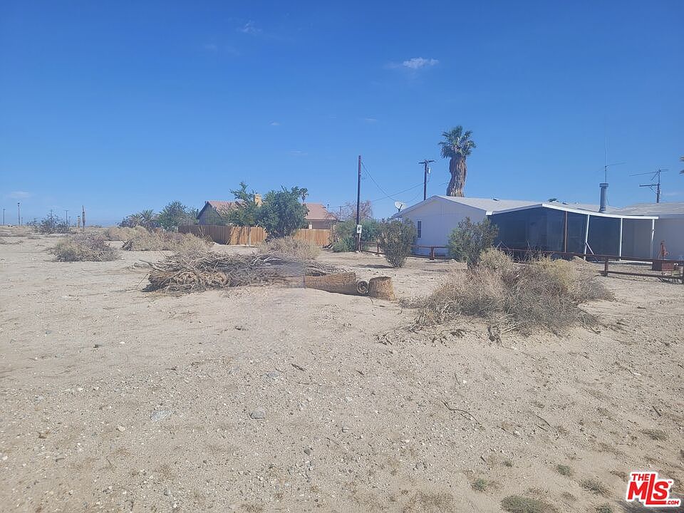 2nd image of 1374 Leeward Ave