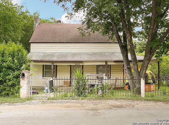 4th image of 1910 Catalina Ave