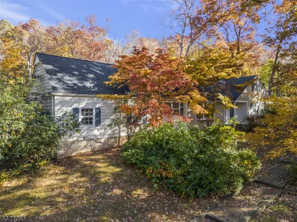 16 Upper Warren Way, Warren Twp., NJ 07059