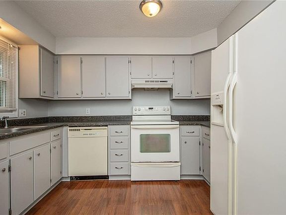 5th image of 721 NW Greenwood St #14