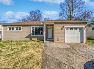 9220 Lynnhaven Rd, Parma Heights, OH 44130