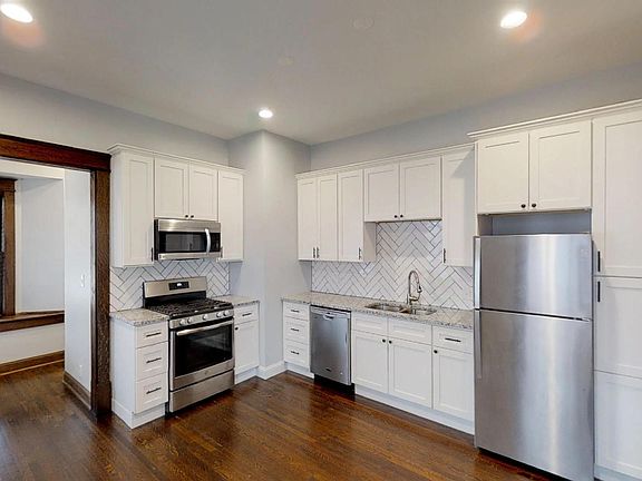 2nd image of 3724 Wyandotte St #1
