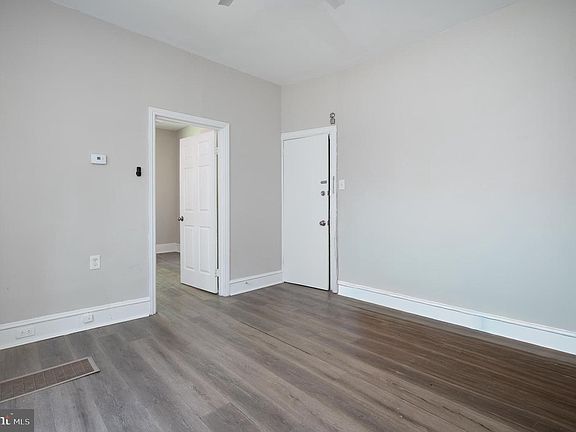 5th image of 209 N 2nd St