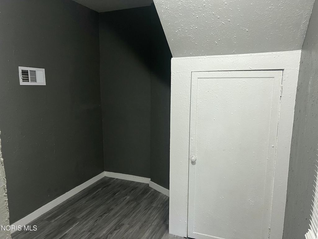 913 Berry St, Toledo, OH - View 5