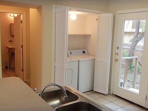 5th image of 122 Andrews St