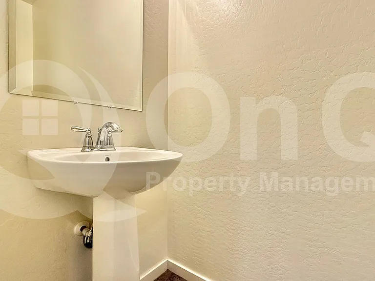 2906 E Russell St — Photo 18