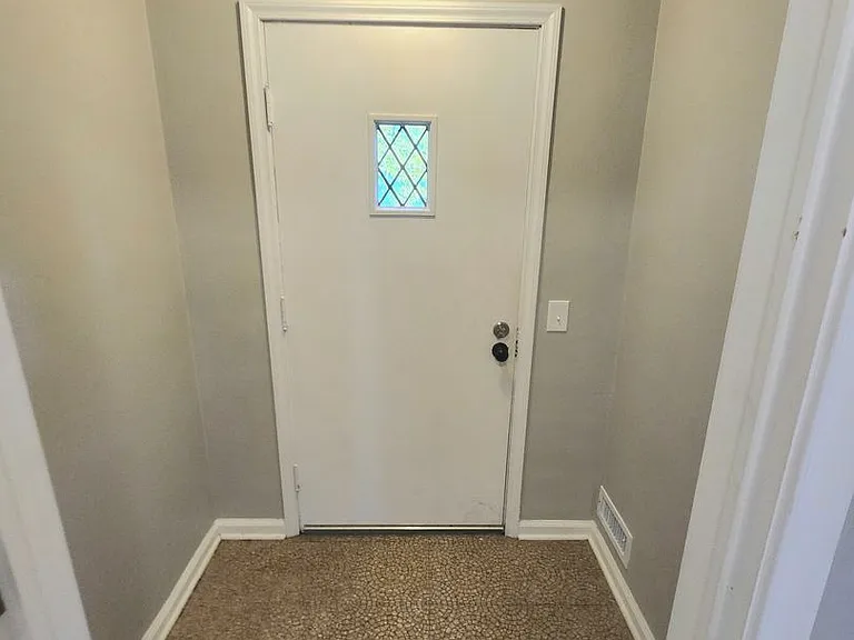 21 Glenmont Dr — Photo 25