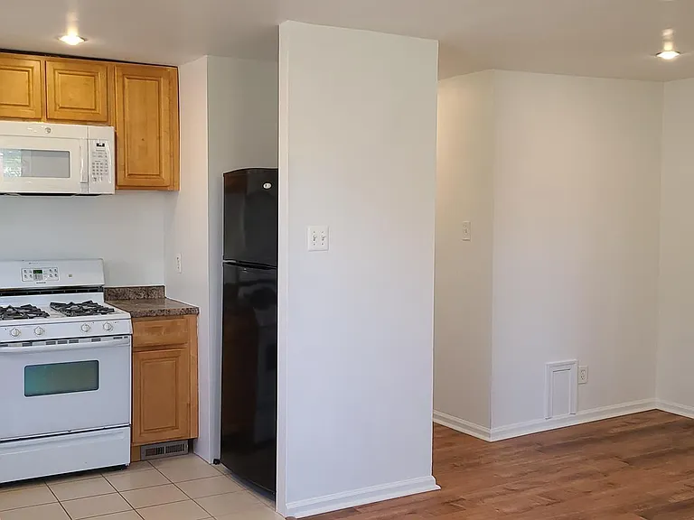 9403 Lansford St — Photo 4