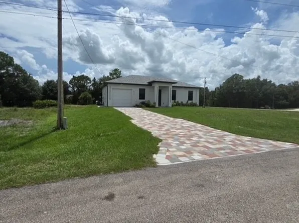 432 Raymer St, Lehigh Acres, FL 33974