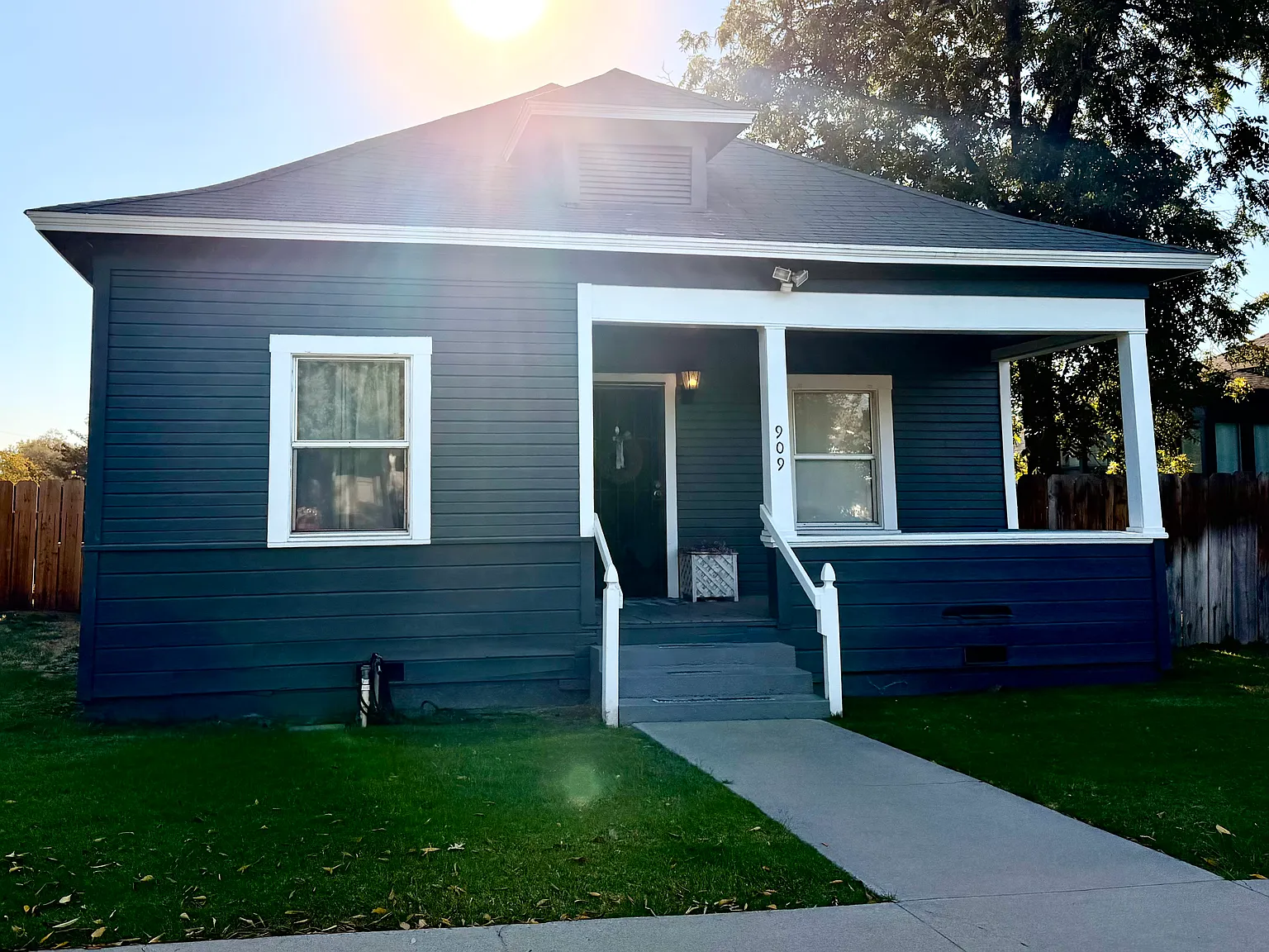 3 bed, 1264 sqft, $1,850 — Photo 2