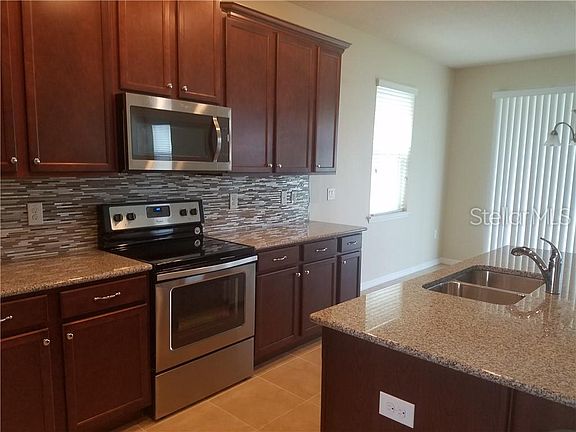 3rd image of 3011 Jardin St