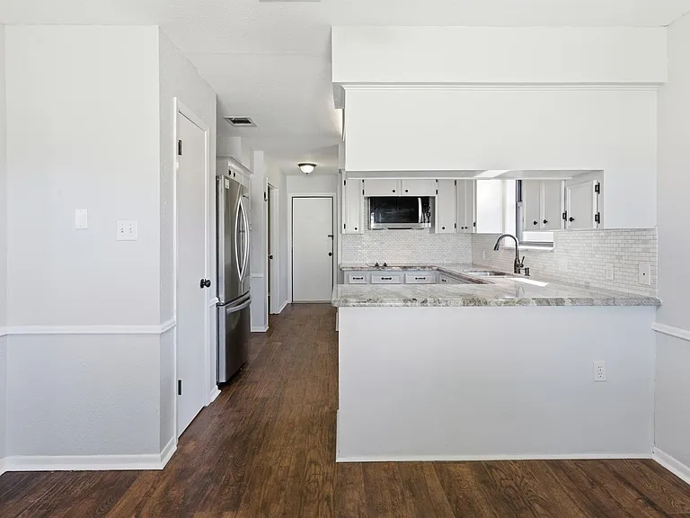 3721 Avenue R — Photo 14