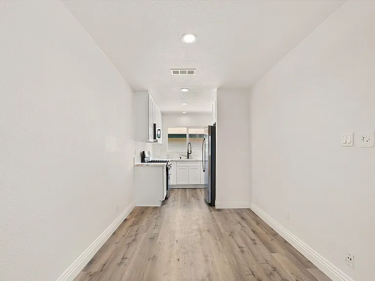 19237 Bryant St #9 — Photo 18