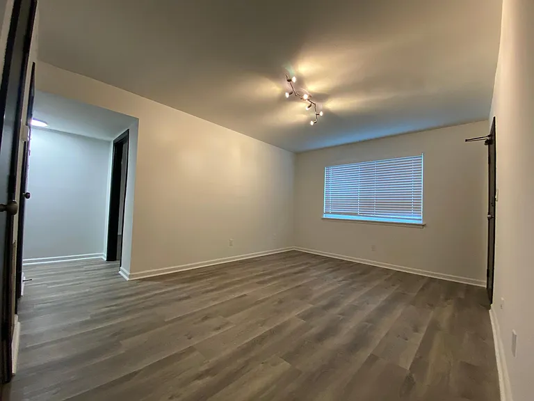 740 Mozley Dr SE #B6 — Photo 3