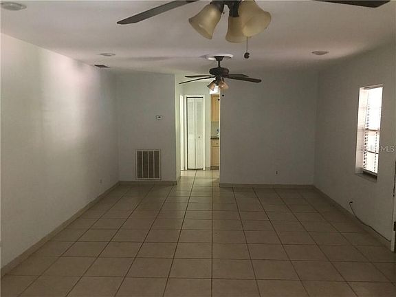 2nd image of 713 W Plaza Pl