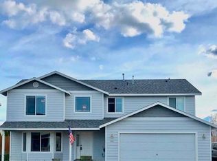 304 Rainier Ave, Moxee, WA 98936