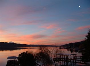 9827 SE 42nd Pl, Mercer Island, WA 98040