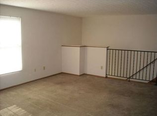 423 Watersway Ln, Columbus, OH 43213
